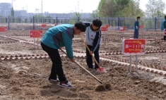 蘭州新華學子手耕綠意，播種未來的希望