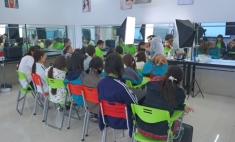 聚焦課堂 | 看蘭州新華互聯網+形象設計學子如何玩轉“輕泰妝容+極簡發(fā)型”