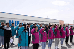 以青春之我,擔(dān)時代之責(zé)——蘭州新華互聯(lián)網(wǎng)中等職業(yè)學(xué)校新團員入團儀式