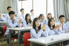 明星@擇校選專業的你，上職校我們共同推薦新華！