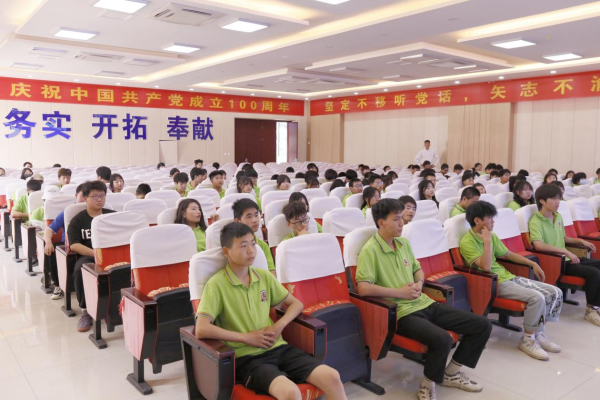 電商直播進校園，企業宣講會圓滿進行