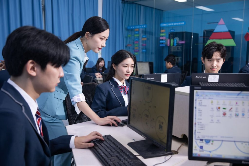 哪些人適合選擇蘭州新華春季預科班？