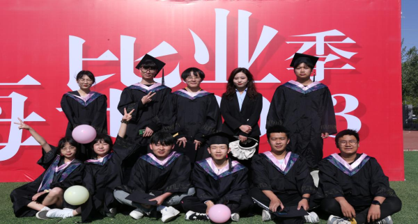 “新”夢啟航 “華”麗綻放 ──職教高考生畢業典禮