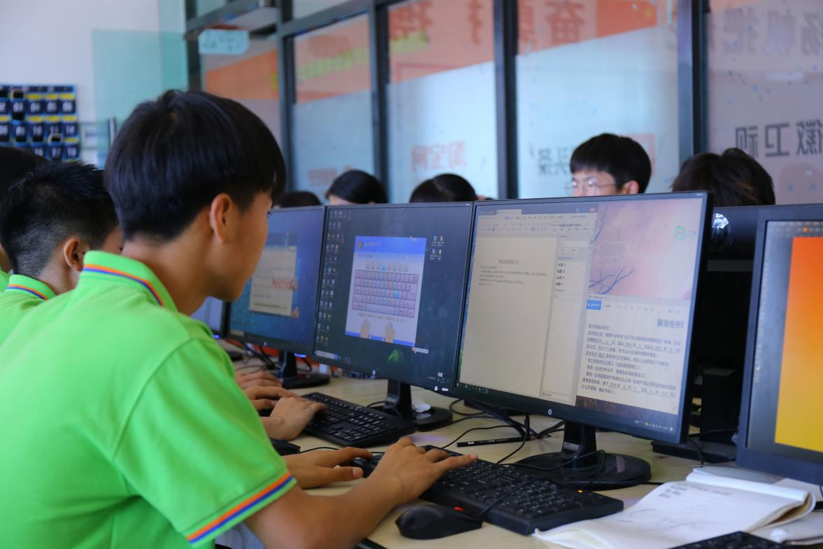 高中生除了考大學，還有什么好出路？