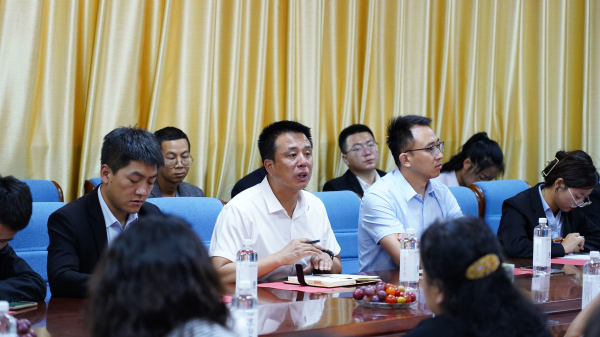 攜手共進 共創未來 蘭州新華高三學生家長會