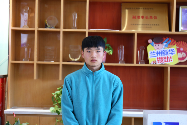 新生故事|打工不如學(xué)技術(shù),到新華讓青春更出彩